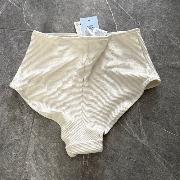 Cream Textured Bikini Set - Picture 3 of 4